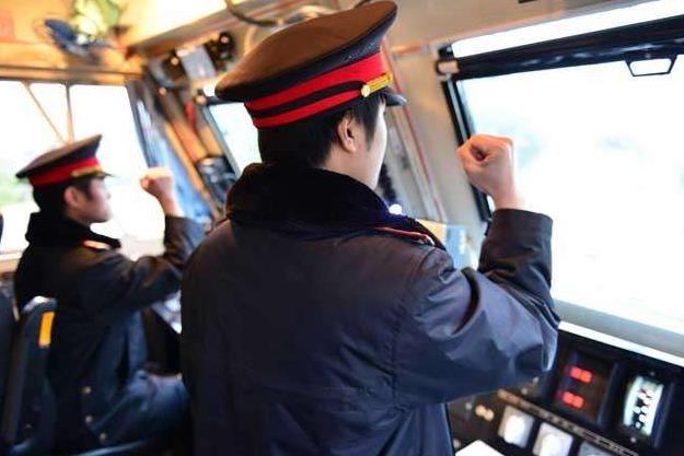 石家莊鐵路學(xué)校2020年火車司機(jī)專業(yè)學(xué)費(fèi)多少？