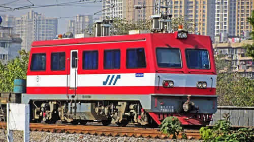 初中生可以學(xué)內(nèi)燃機(jī)車運(yùn)用與檢修專業(yè)嗎？