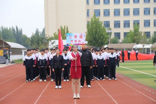 石家莊東華鐵路學校學生讓帶手機嗎?