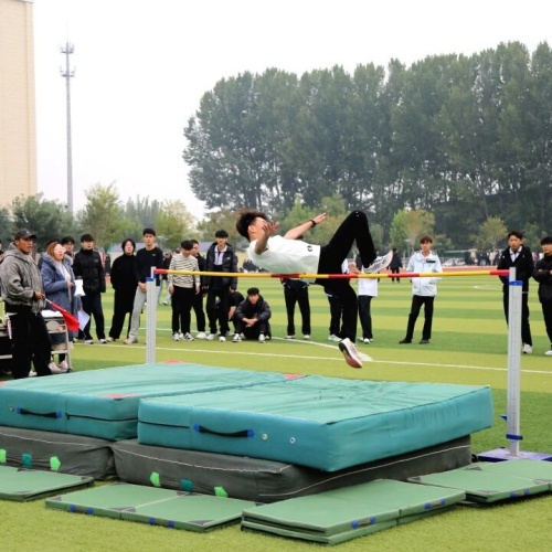 石家莊東華鐵路學校管理是封閉嗎？