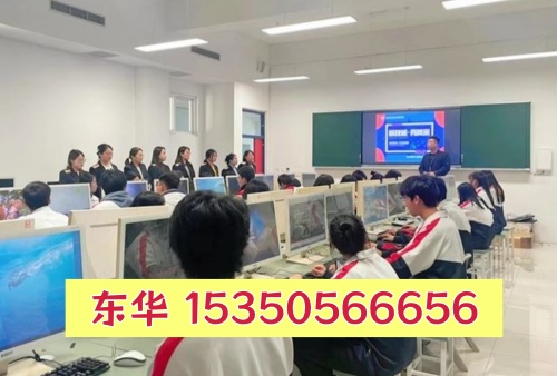 石家莊東華鐵路學(xué)校有校服嗎？平時(shí)讓穿校服嗎？